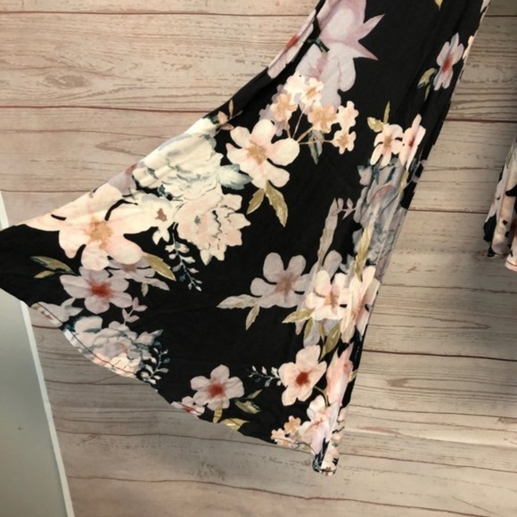 Somedays Lovin Floral Tie neck blouse - Picture 4 of 9